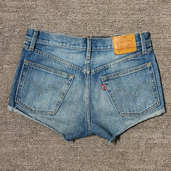 Levi's 501 Demin Shorts - Picture 3 of 5